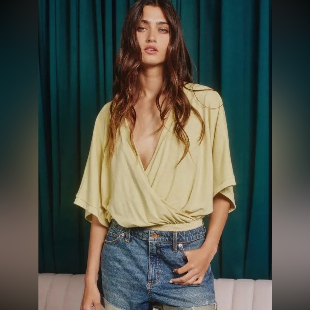 NWT BUCKETLIST V Neck Yellow Wrap bodysuit Blouse M